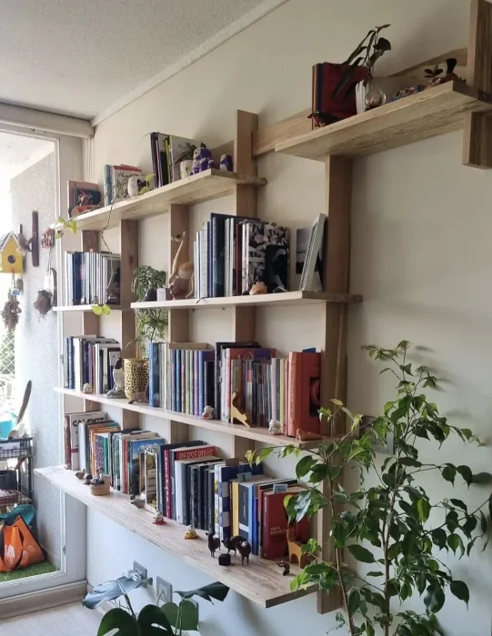 Estantería mural de biblioteca — Taller Rere